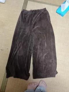 ブラウン　コーデロイパンツ