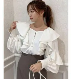 ラッフルスリーブブラウス