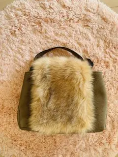 最終お値下げ！【美品】ファー付きバッグ