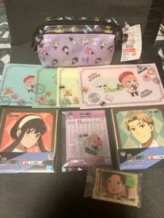 最終価格 スパイファミリー ポーチ マルチケース ポーチ ヨル＆ロイド色紙