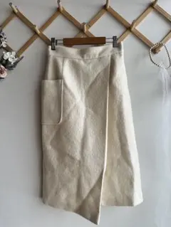 【エージーバイアクアガール】ホワイト　ウール　タイトスカート　　S