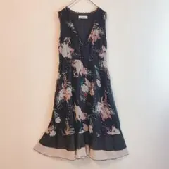 （S〜M）花柄 フリル ティアード ノースリーブ ワンピ カシュクール レース