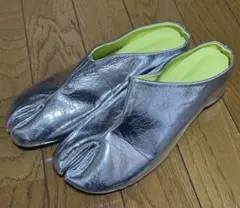 新品未使用 un/neu アンノイ サボ足袋ミュール シルバー Mサイズ