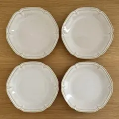 【新品4枚】　美濃焼　花型 プレート　14cm　取り皿　小皿　ベージュ