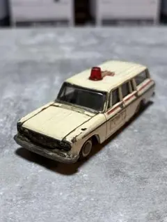 フランス製オリジナルDinky Toys 品番: 548 FIAT 1800 - メルカリ