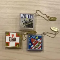 チロルチョコ ちゅるぷかチャーム まとめ売り　アーモンド　ホワイトクッキー