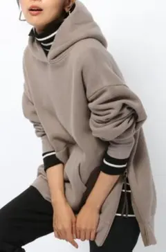 グレー パーカー