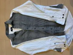 COMME ÇA COMMUNE ホワイト グレー ボタン付きシャツ