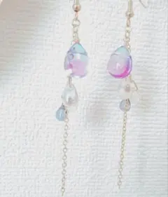 洋梨ドロップのゆらしゃらエレガントピアス