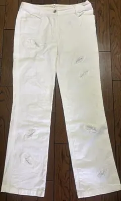 エスカーダ美品✨ホワイトデニムパンツ ダメージ加工 サイズ36のサムネイル