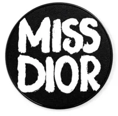MISS DIORスキンフォーエヴァークッションケースボールドブラック数量限定