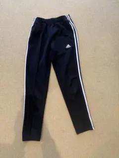 adidas ブラックジャージパンツ トラックパンツ　スウェットパンツ