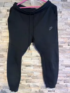 Nike ブラック スウェットパンツ