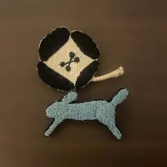 ミナペルホネン柄　ハンドメイド うさぎとお花の ブローチセットで販売