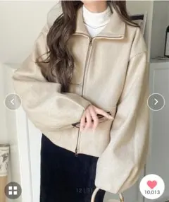 2025年１１月購入ベージュ ジップアップ ジャケット