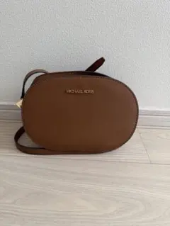 Michael Kors オーバル ショルダーバッグ