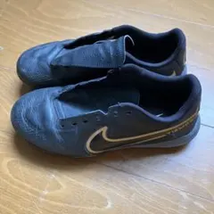 NIKE TIEMPO サッカーシューズ ブラック ゴールドのサムネイル
