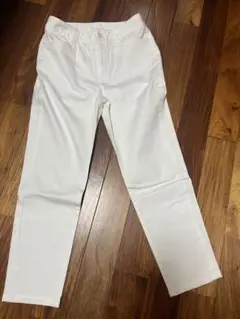 a.v.vホワイトカジュアルパンツ