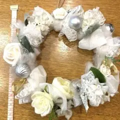ホワイト＆シルバー ハンドメイドリース 玄関飾り 壁掛けのサムネイル