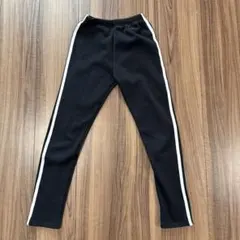 黒のロングパンツ 140サイズ サイドストライプ