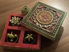 マライカ 手彫りペイント小物入れ