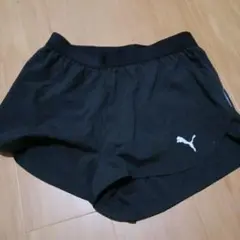 Puma ブラック ショートパンツ