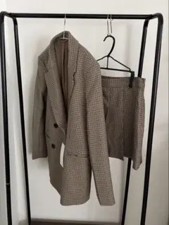 GU ダブルブレストチェックジャケット、プリーツスコート(チェック)