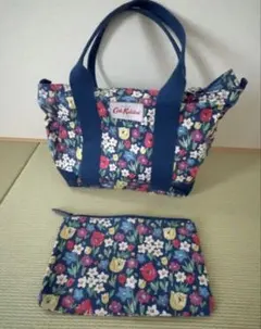 Cath Kidston 花柄トートバッグ ポーチ付き　防水撥水ポケットありのサムネイル