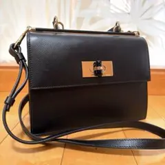 プラダ ショルダーバッグ シボレザー ゴールド金具 フラップ ブラック 