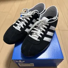 adidas スニーカー