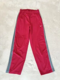 Nike トラックパンツ　レッド