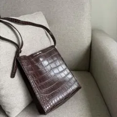 クロコダイル調レザー ショルダーバッグ ダークブラウン