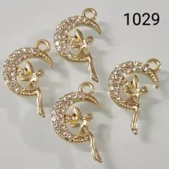 【商品番号1029】4こ♡ラインストーンチャーム♡ペンダントトップ♡月