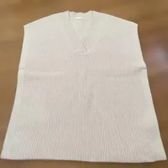 GU ニットベスト S アイボリー