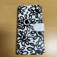 iPhone17用　手帳型ケース 白黒花柄