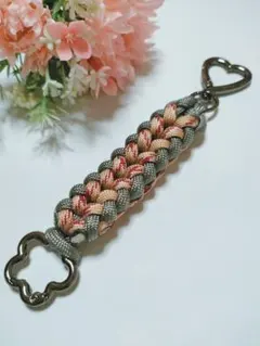 大人気！！パラコード ベージュストラップ キーホルダー（ハンドメイド）