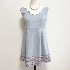 バナーバレット スカラップネック 刺繍 フレア ノースリーブ ワンピース グレーのサムネイル