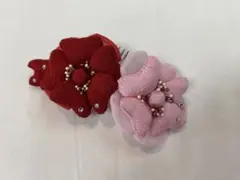 花のヘアコーム 赤とピンク