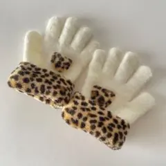 Item thumbnail for item b580e3fc-6e37-45eb-a8ba-c8bffdefaf3d