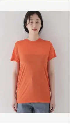 BASERANGE オレンジ 半袖Tシャツ　レーヨンのサムネイル