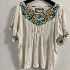 花柄刺繍アイボリーVネックシャツハートマーケット