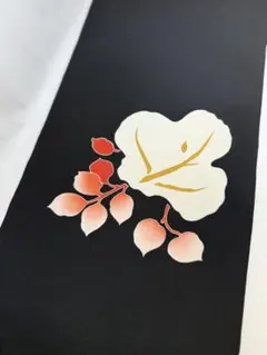 T7 【美品未使用】和装着物帯 塩瀬花模様 名古屋帯 正絹 黒地のサムネイル