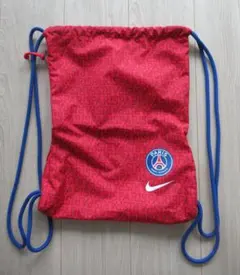 PSG × NIKE ナップサック／PARIS総柄デザイン／レッド×ブルーのサムネイル