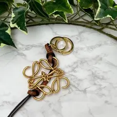 現行品✨未使用品✨LOEWE ロエベ アナグラム チャーム カーフレザー 袋付き 楽天市場】ロエベ LOEWE アナグラム チャーム アクセサリー