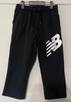 New Balance ロゴ入り7分丈パンツ