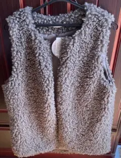 ボア素材 ベージュベスト 新品タグ付き