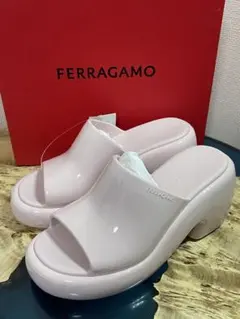 フェラガモ 厚底 ラバーサンダル 新品同様のサムネイル