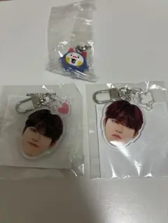 treasure ジョンウ 顔アクキー２つと目印アクセサリーTRUZのセット