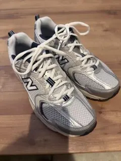 New Balance スニーカーのサムネイル