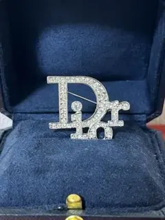 DIOR （ディオール）ラインストーン付き ロゴデザイン ブローチ シルバーのサムネイル